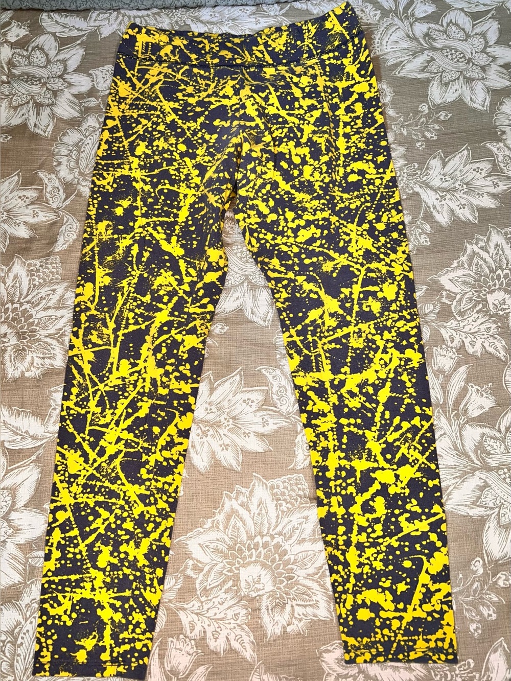 CITY STREETS Yellow Splatter Print Leggings